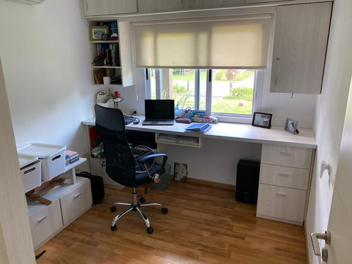 Casa De 8 Ambientes En 2 Plantas Calidad Premium - Dueño
