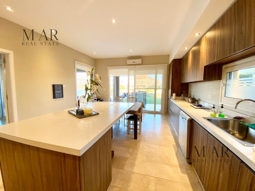 Imagen 5 de 26 de Casa En Venta Con Salida Al Lago Central, 4 Dorm. En Suite Mas Dependencia. El Golf Nordelta