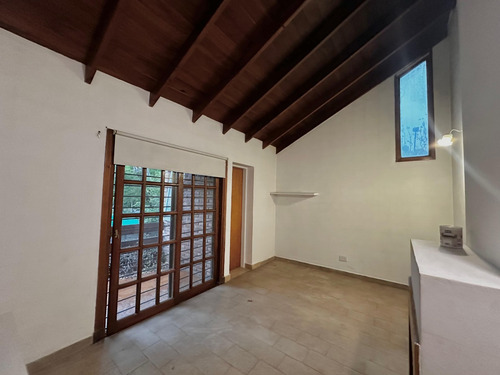 Excelente Chalet En Venta - Barrio Ingles