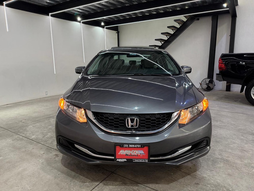 Honda Civic 1.8 Ex Sedan L4 . At