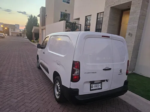 Peugeot Partner 1.2T Puretech Maxi
