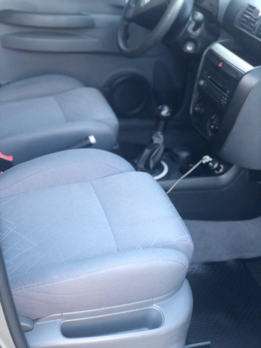 Imagen 10 de 14 de Volkswagen Suran 2006 1.6 I Comfortline 60a
