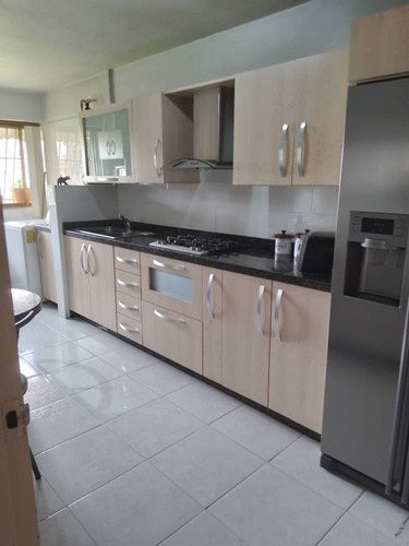 En Venta Apartamento La Urbina Uribe