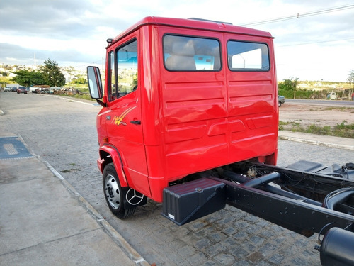 Imagem 5 de 14 de Mercedinha 710 Plus 2004