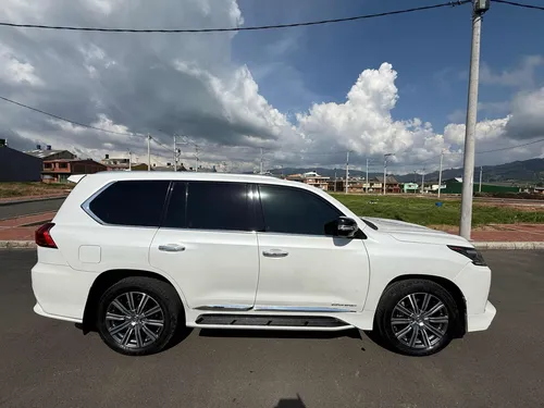 Lexus LX 2 5.7 570