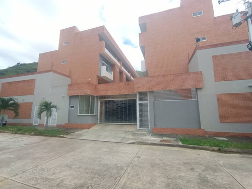 Frances Mijares Vende Townhouse A Estrenar En Residencias Pie Monte, Urb Piedra Pintada Cod 215236