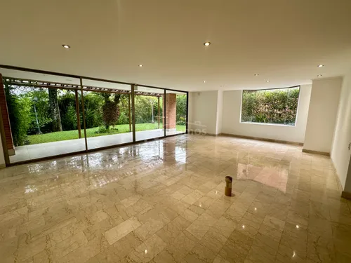 Casa En Venta En Loma Benedictinos. Cod V776030