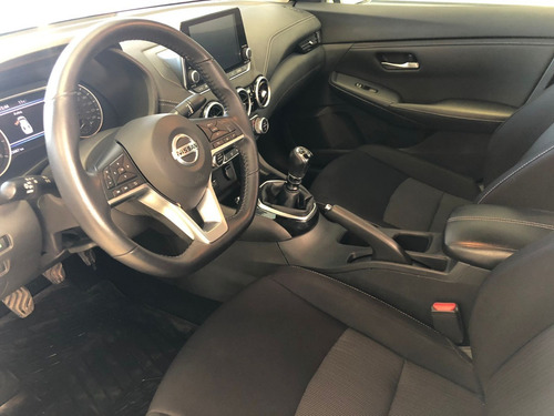 Imagen 14 de 15 de Nissan Sentra 2.0 Advance