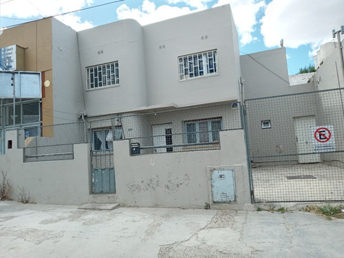 Imagen 2 de 4 de Local Con Dos Oficinas + Casa De Dos Dorm. + Construcción En Planta Alta