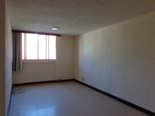 Departamento En Venta En Vallejo, Gustavo A. Madero, En La Uh Patera Vallejo. 3 Recamaras, 1 Baño, 1 Estacionamiento, Primer Piso