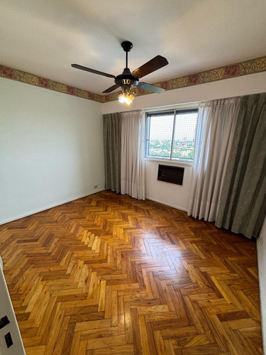 Depto De 4 Amb Con Balcón, Cochera Y Sum En Villa Real