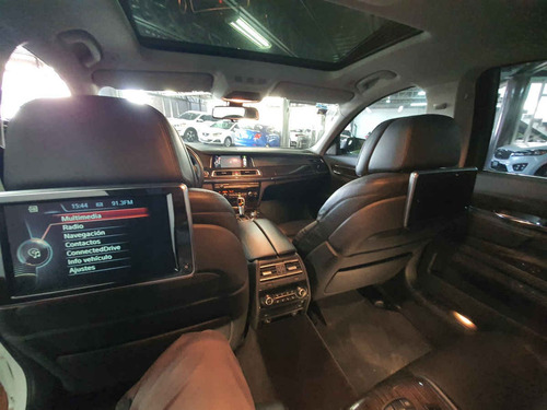Imagen 12 de 15 de Bmw Serie 7 2015 4p 750li V8/4.4/t Aut