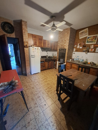Gran Casa A Remodelar En Lote Propio - Cerca Subte