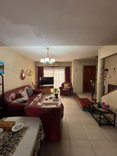 Duplex De 4 Ambientes C/ Cochera Y Fondo ¡exc. Ubicación!