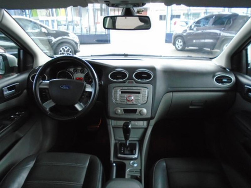 Imagem 10 de 14 de Ford Focus 2.0 Titanium Hatch 16v