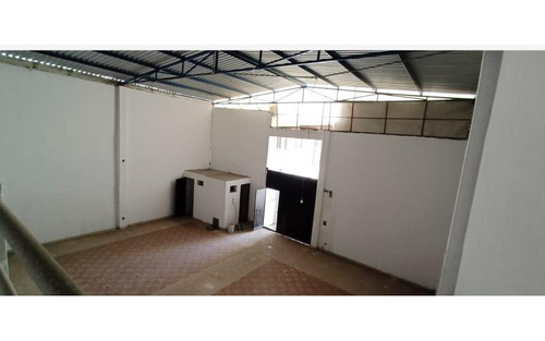 Precio De Oportunidad 3 Locales En Venta En Av Principal Generando Ingresos!!!!!!