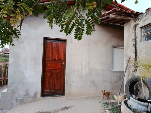 Casa No Centro Em Capelinha-mg