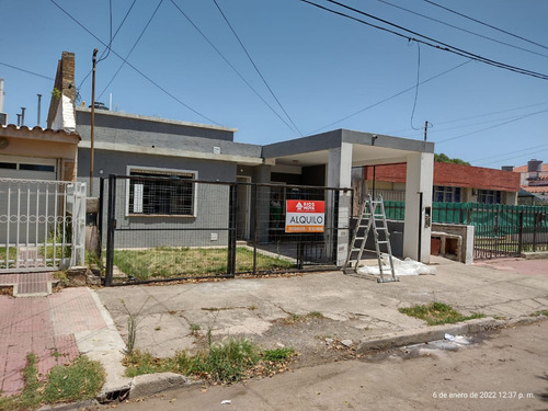 Casa 2 Dormitorios - B° Jardín