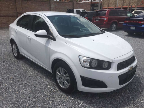 Imagen 2 de 8 de Chevrolet Sonic 1.6 Lt Mt 2016