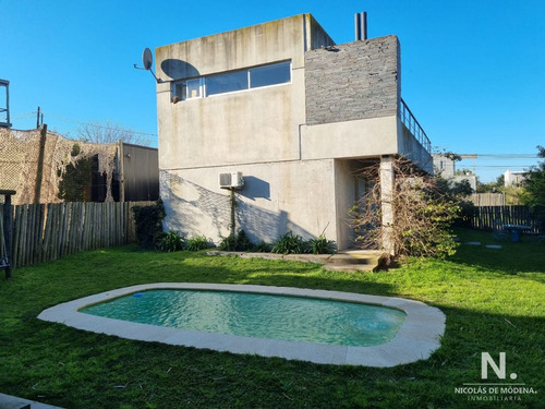 Imagen 4 de 30 de Chalet De Moderno Diseño A Metros Del Mar.