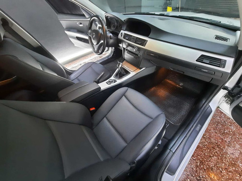 Bmw Serie 3 2.0 320i Sedan Executive 2011