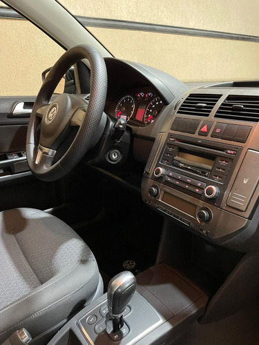 Imagem 10 de 12 de Volkswagen Polo Sedan Comfortline 1.6 8v (flex)