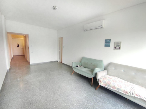 Imagen 11 de 20 de Departamento 2 Amb. Sobre Av. Del Libertador