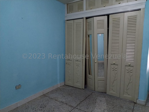 Casa En Venta Urbanización Chucho Briceño Cabudare Lara (24-9408) // Invierta Seguro Con Rentahouse//