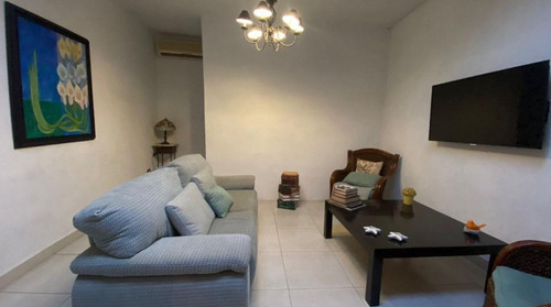 Venta De Casa Con Un Terreno Grande Con Estilo Colonial En Itzimna, Mérida