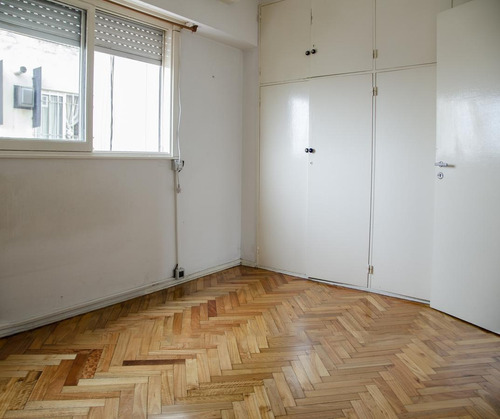 Imagen 6 de 14 de Departamento En Venta De 2 Ambientes Amplios - Ubicado En El Barrio De Villa Crespo!