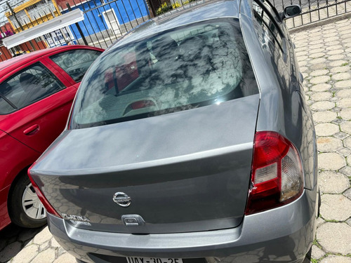 Nissan Platina 1.6 Custom Mt