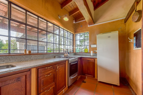 Casa En Venta Sobre Lote De 1 Hectarea En Loma Escondida, Open Door