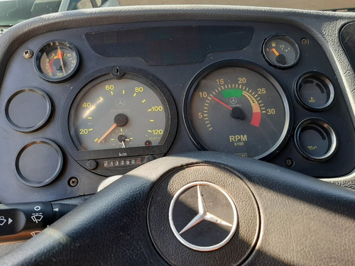 Mercedes Benz 1718 4x2 Com Baú Ano 2010/11