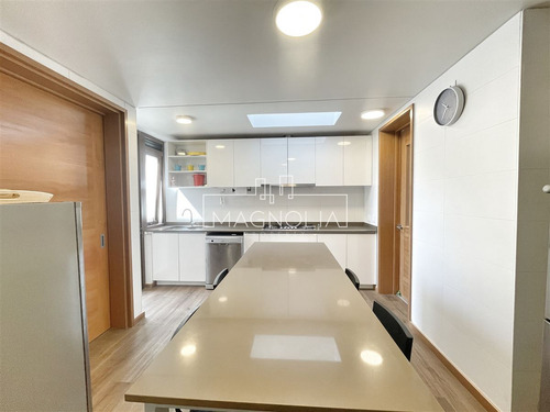 Casa En Venta De 5 Dorm. Mas Servicio En Chamisero