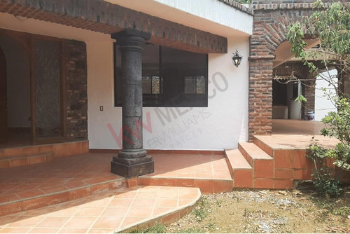 En Renta Casa De 1 Nivel En Zona Norte De Cuernavaca Privada, Jardín, Sótano Y Espacio Extra