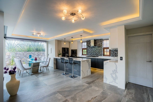 Imagen 8 de 30 de Casa Lucitanos En Venta, Fracc. Ventanas En San Miguel De Al