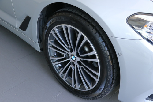 Imagen 7 de 19 de Bmw 530i Sportline