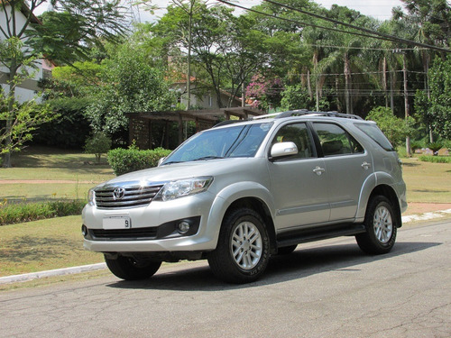 Toyota Hilux Sw4 2.7 Sr 4x2 Flex 4p Automático 2014