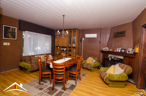 Preciosa Casa Con Mucho Verde De 3 Dormitorios