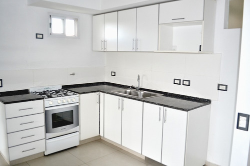 Imagen 3 de 14 de Venta Ph 2 Ambientes Con Cochera A Estrenar - Olivos