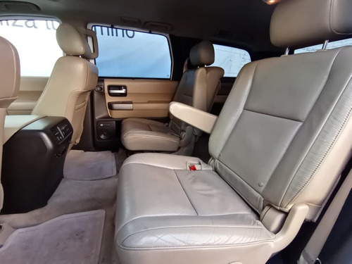 Imagen 12 de 15 de Toyota Sequoia 2010 5.7 Platinum At