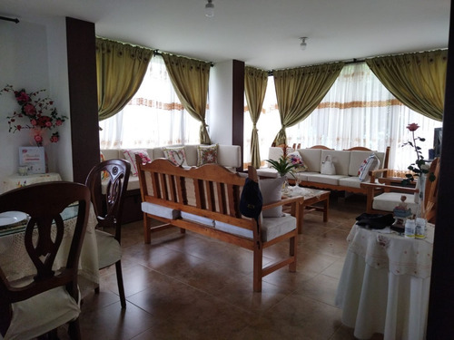 Imagen 10 de 29 de Hermosa Y Moderna Casa, Excelente Ubicación. Sector Tierra Grata. Precio Negociable!!!
