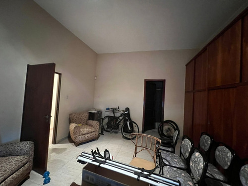 Imagen 6 de 30 de Casa Venta Monte Castro 4 Ambientes