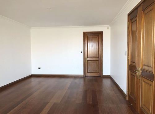 Primer Piso Con Jardin, 5 Dorm.