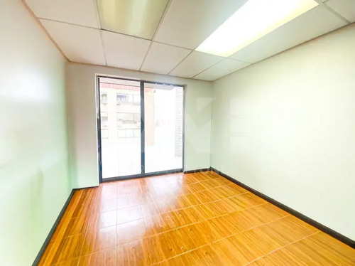 Venta Oficina  Metro P. Valdivia  2 Priv 2 Baños