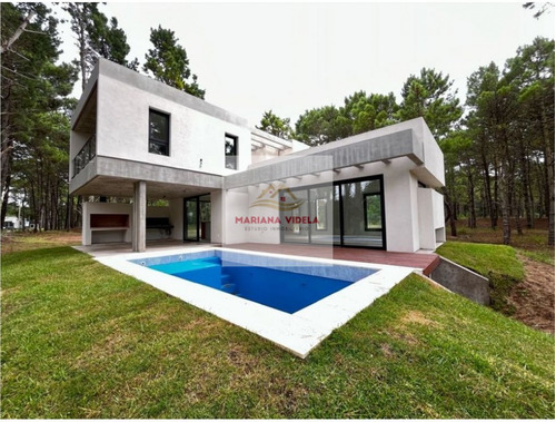 Casa En Venta En Villa Robles, A Estrenar! Positive House Xi