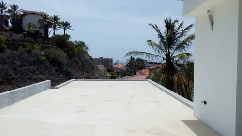 Amplia Casa En Construcción