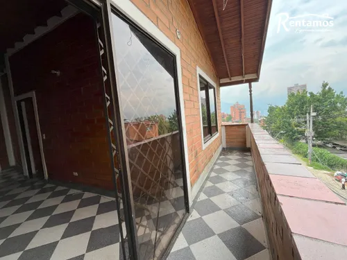 Casa En Venta En Loma De Los Parra. Cod V775671