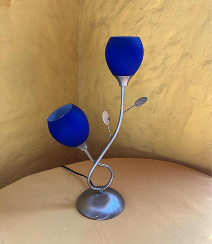 Lámpara Sobremesa Metal Con Tulipas Azules