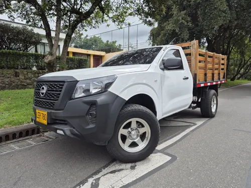 Nissan NP300 Frontier Np 300 Frontier Estacas Rines Mt 4x2 Gasolina